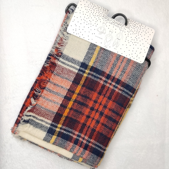 KELLY & KATIE | Plaid Scarf (Free with...) - Picture 2 of 3
